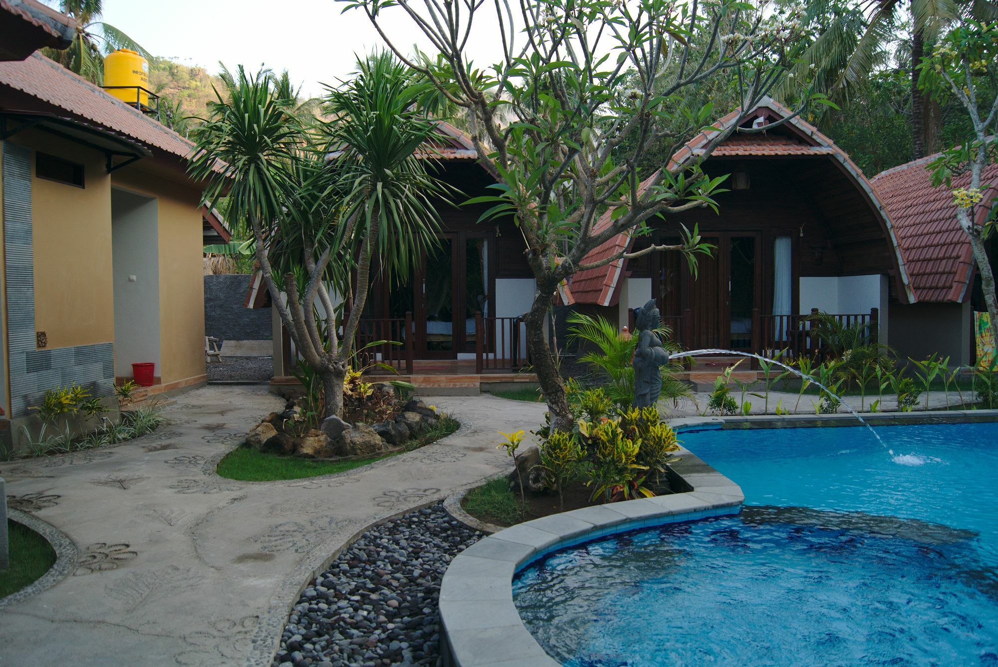 Ghamed Sari Hotel Exterior photo