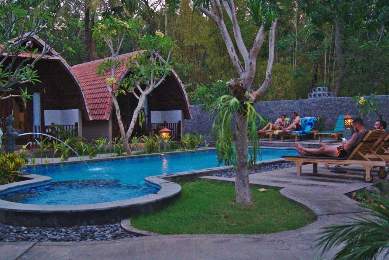 Ghamed Sari Hotel Exterior photo