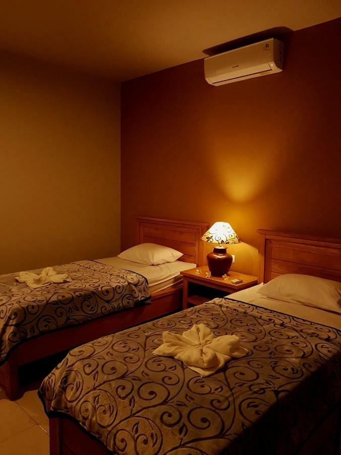 Ghamed Sari Hotel Exterior photo